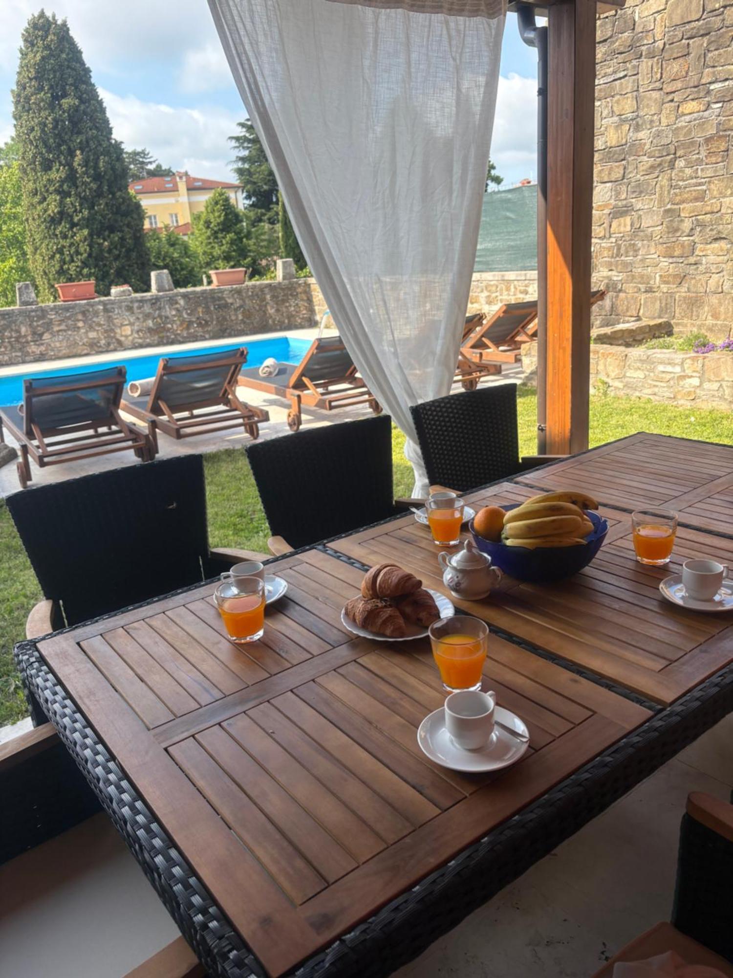 Villa Letizia Oprtalj Bagian luar foto